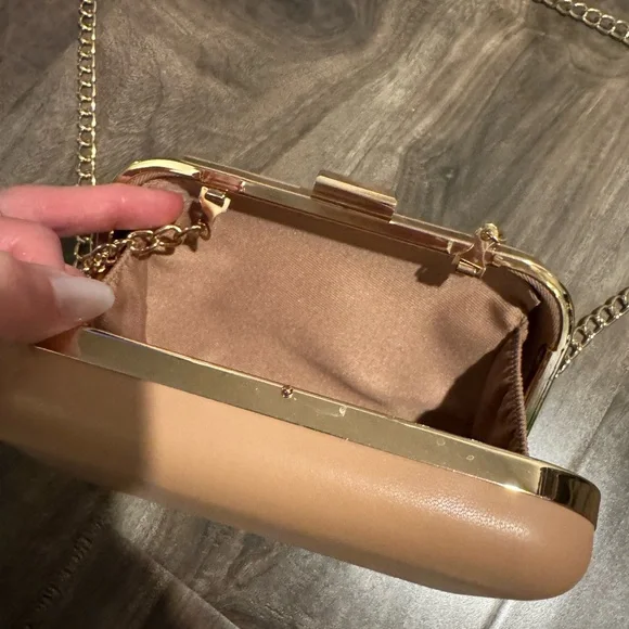 Elegant Cream Clutch - Picture 6 of 8